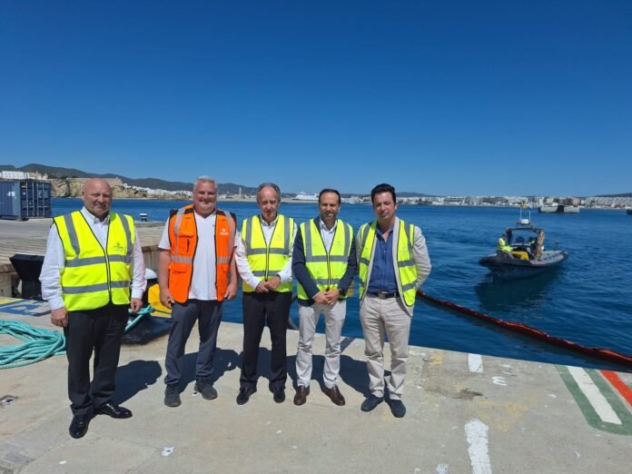 rescatan barco hundido incendio ibiza